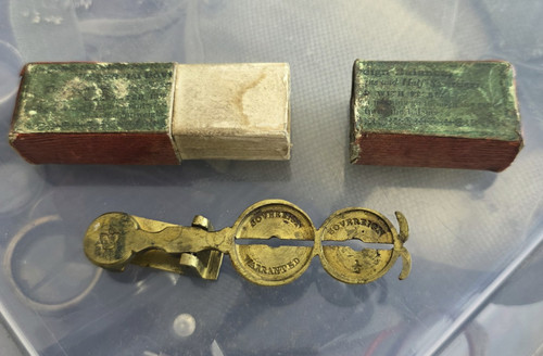 Antique sovereign scales for - antique,